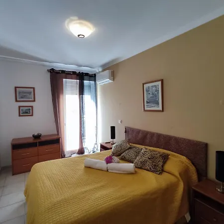 3e Atlantico Com Garagem E Ac - Casas & Papeis * Armacao de Pera